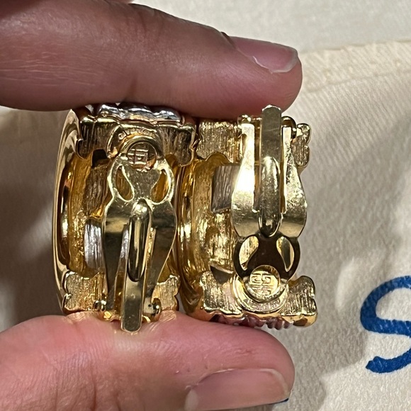 VINTAGE GIVENCHY GOLD EARRINGS SET - Picture 3 of 5